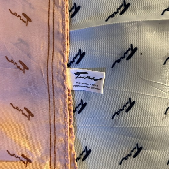 Lot of 3 vintage Tura 20 X 20 scarf - Picture 2 of 8